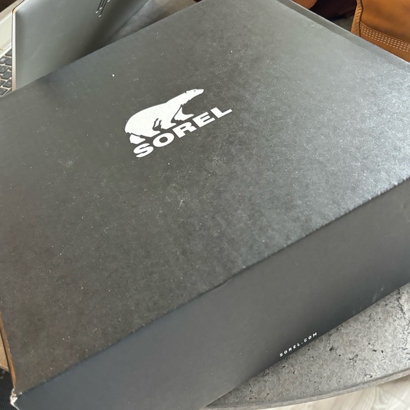 Sorel Winter-ish Boots or Cold Weather - Picture 2 of 6